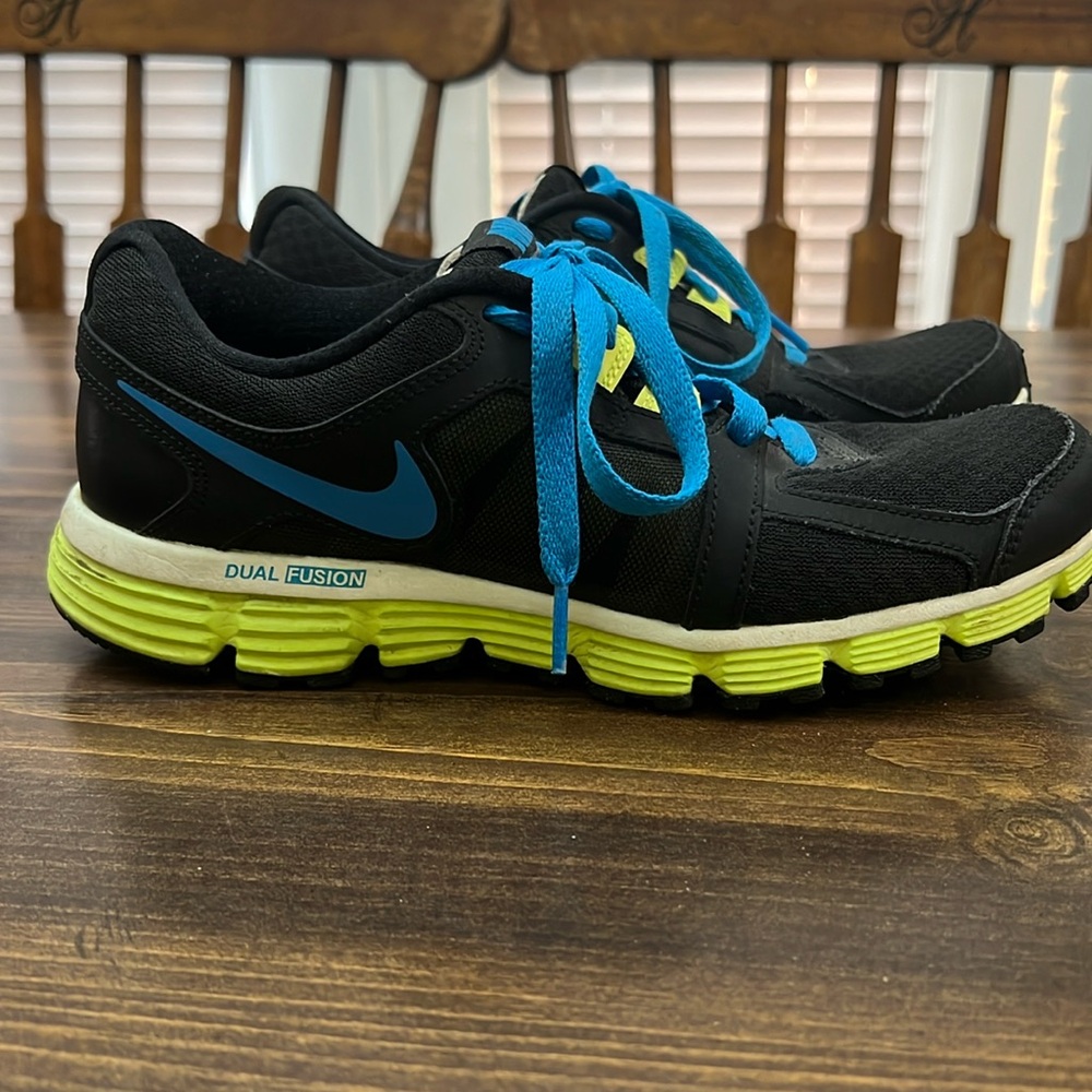 Nike Dual Fusion ST2